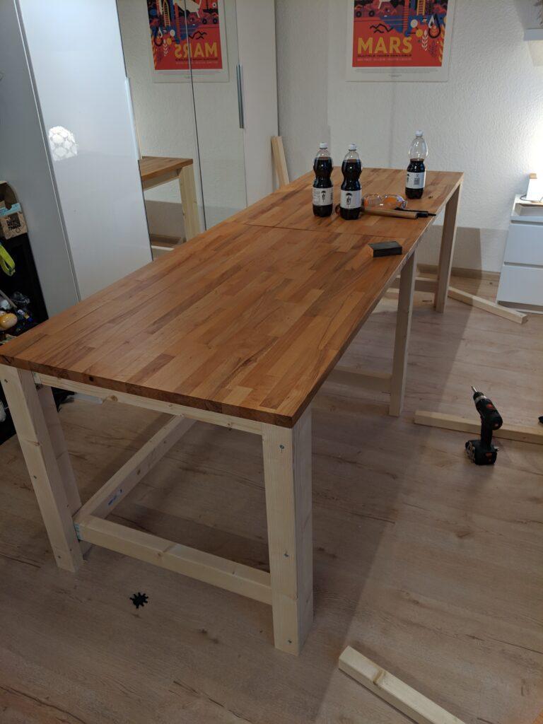 Simple Yet Sturdy DIY Workbench Made Of Wood