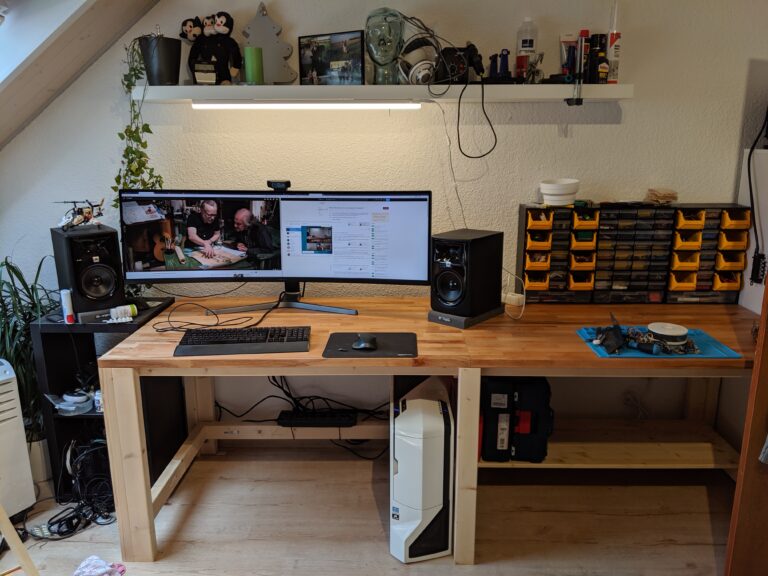 Simple Yet Sturdy DIY Workbench Made Of Wood